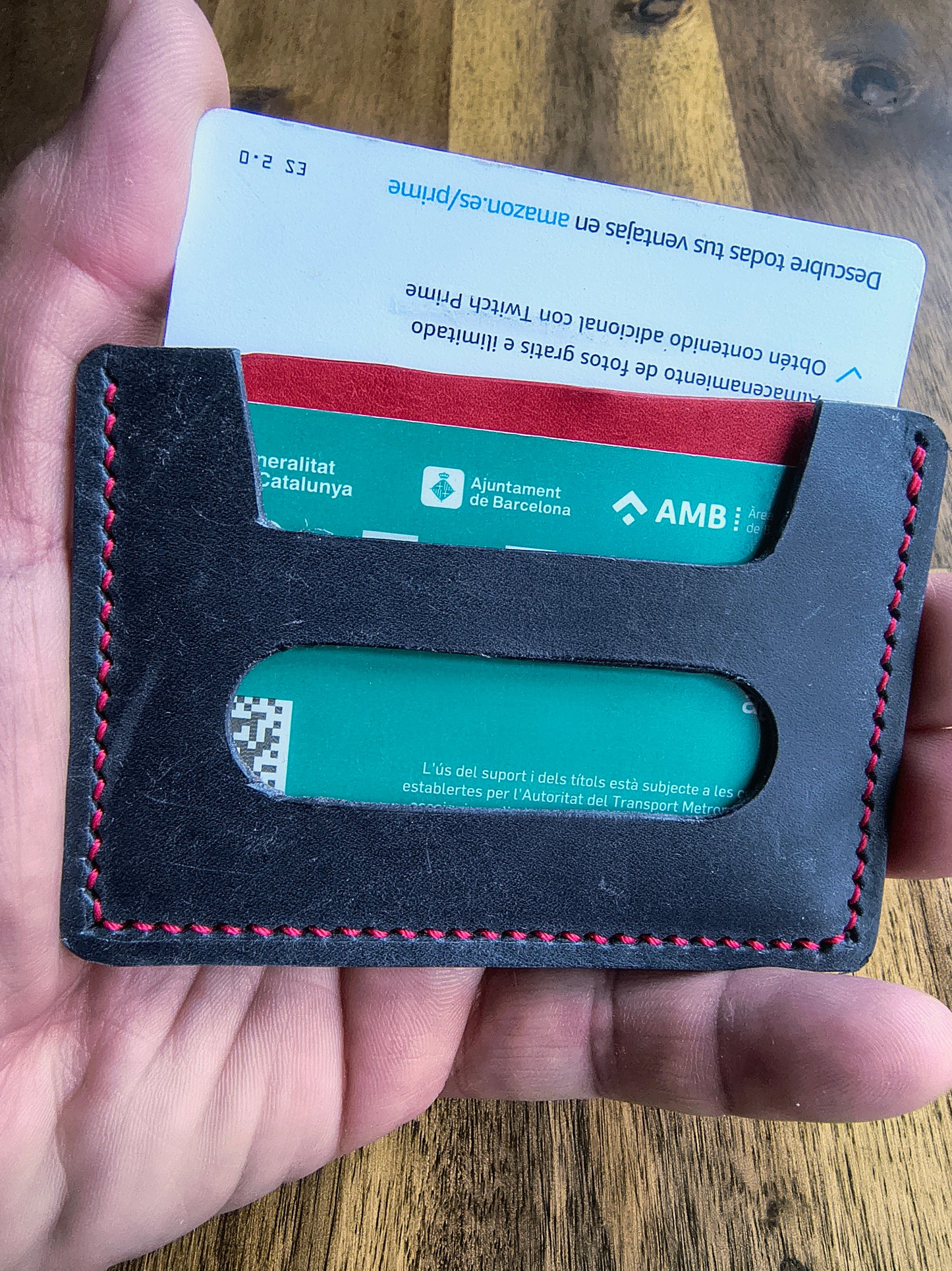 Tarjetero "para los que tenemos una edad"