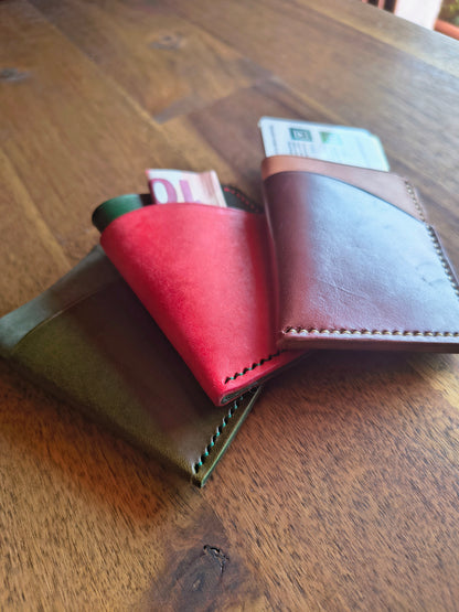 Tarjetero minimalista.